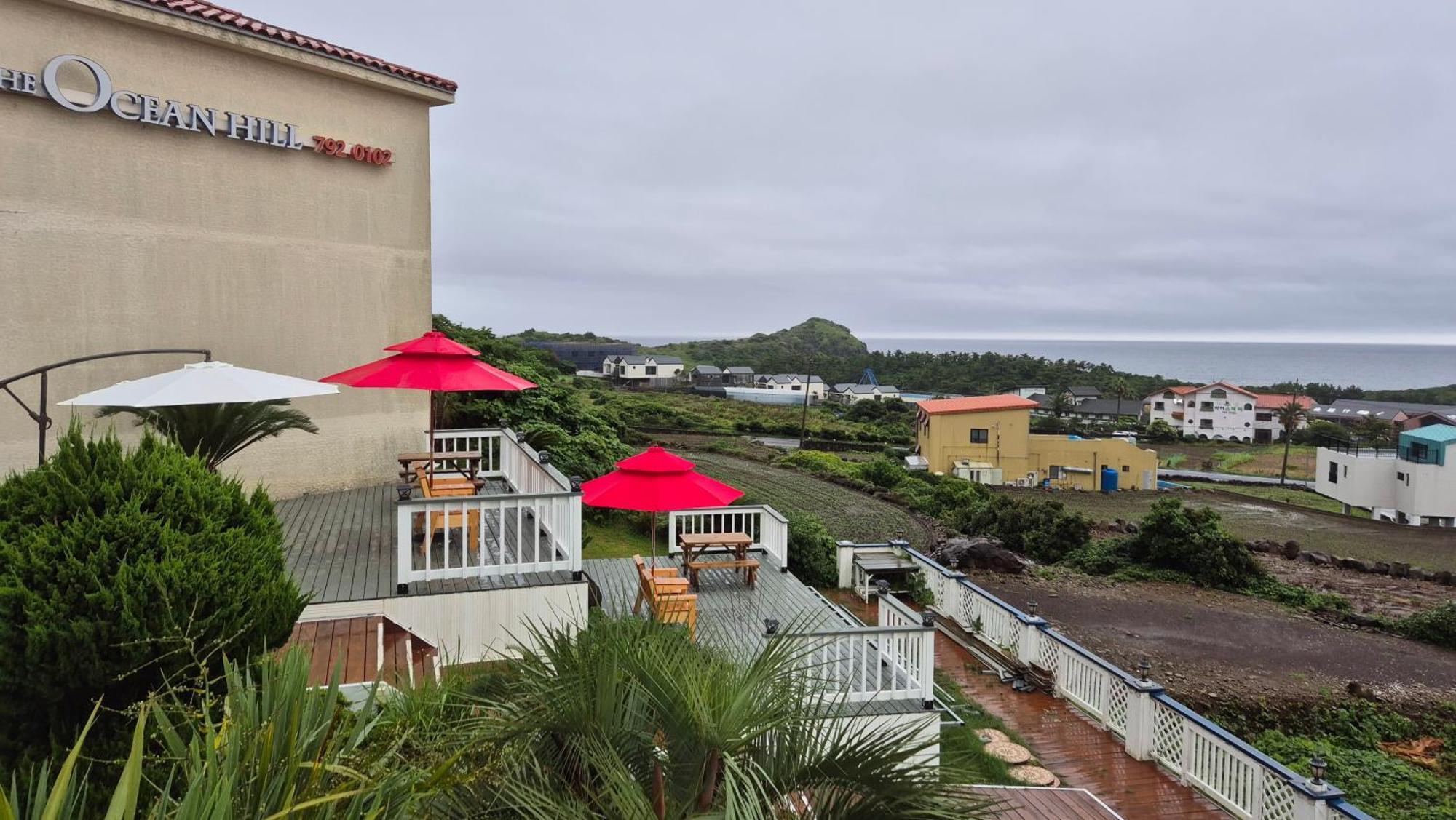 Jeju The Ocean Hill Pension ซอกวีโพ ภายนอก รูปภาพ