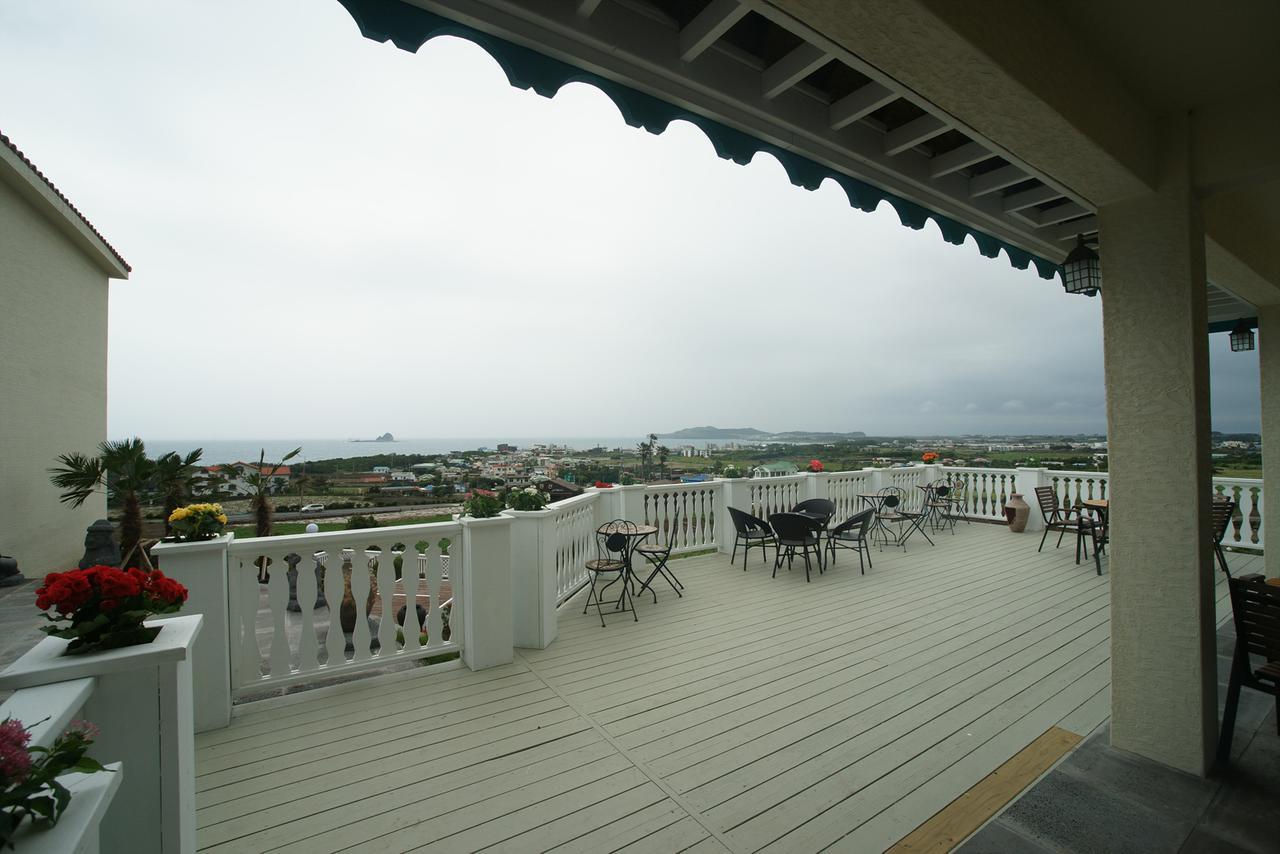 Jeju The Ocean Hill Pension ซอกวีโพ ภายนอก รูปภาพ