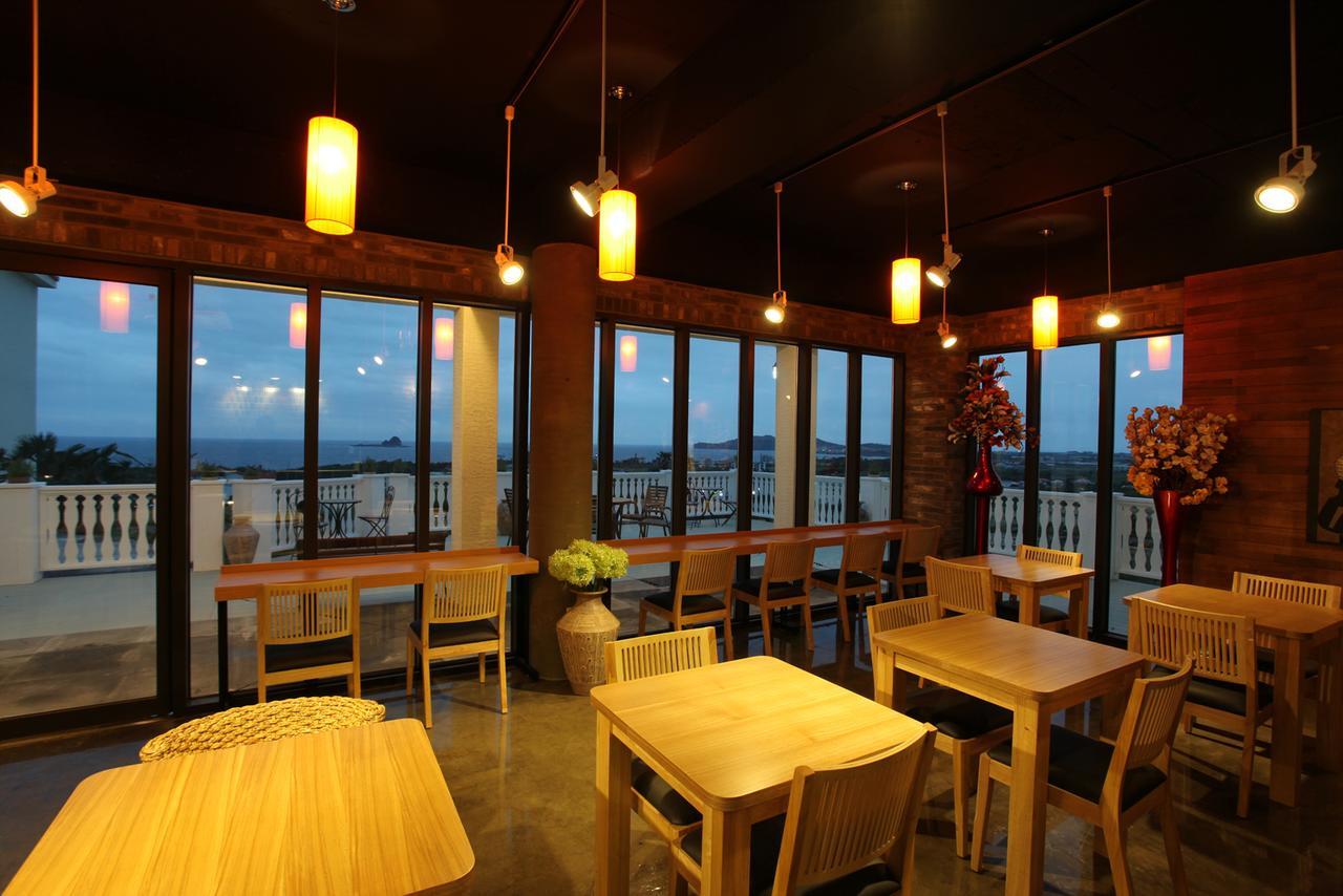 Jeju The Ocean Hill Pension ซอกวีโพ ภายนอก รูปภาพ