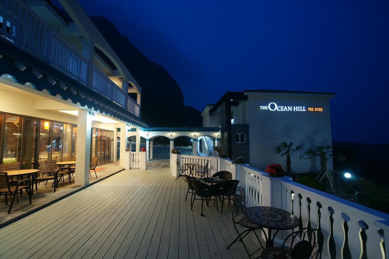 Jeju The Ocean Hill Pension ซอกวีโพ ภายนอก รูปภาพ