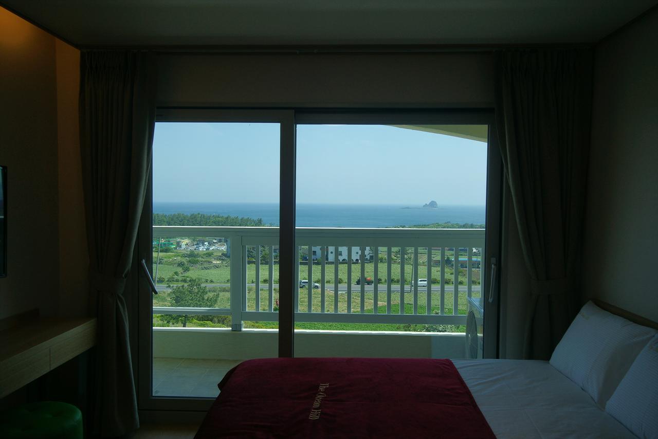 Jeju The Ocean Hill Pension ซอกวีโพ ภายนอก รูปภาพ